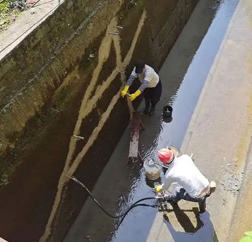 多宝镇污水池堵漏